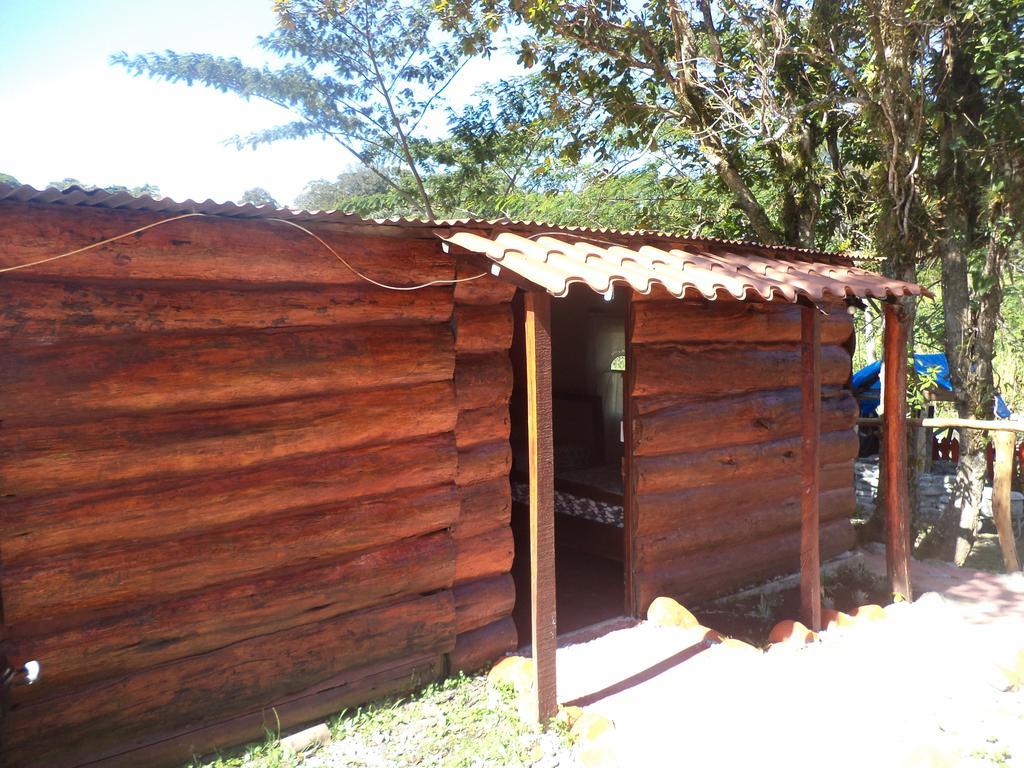 Fireside Inn And Grill Бокете Номер фото